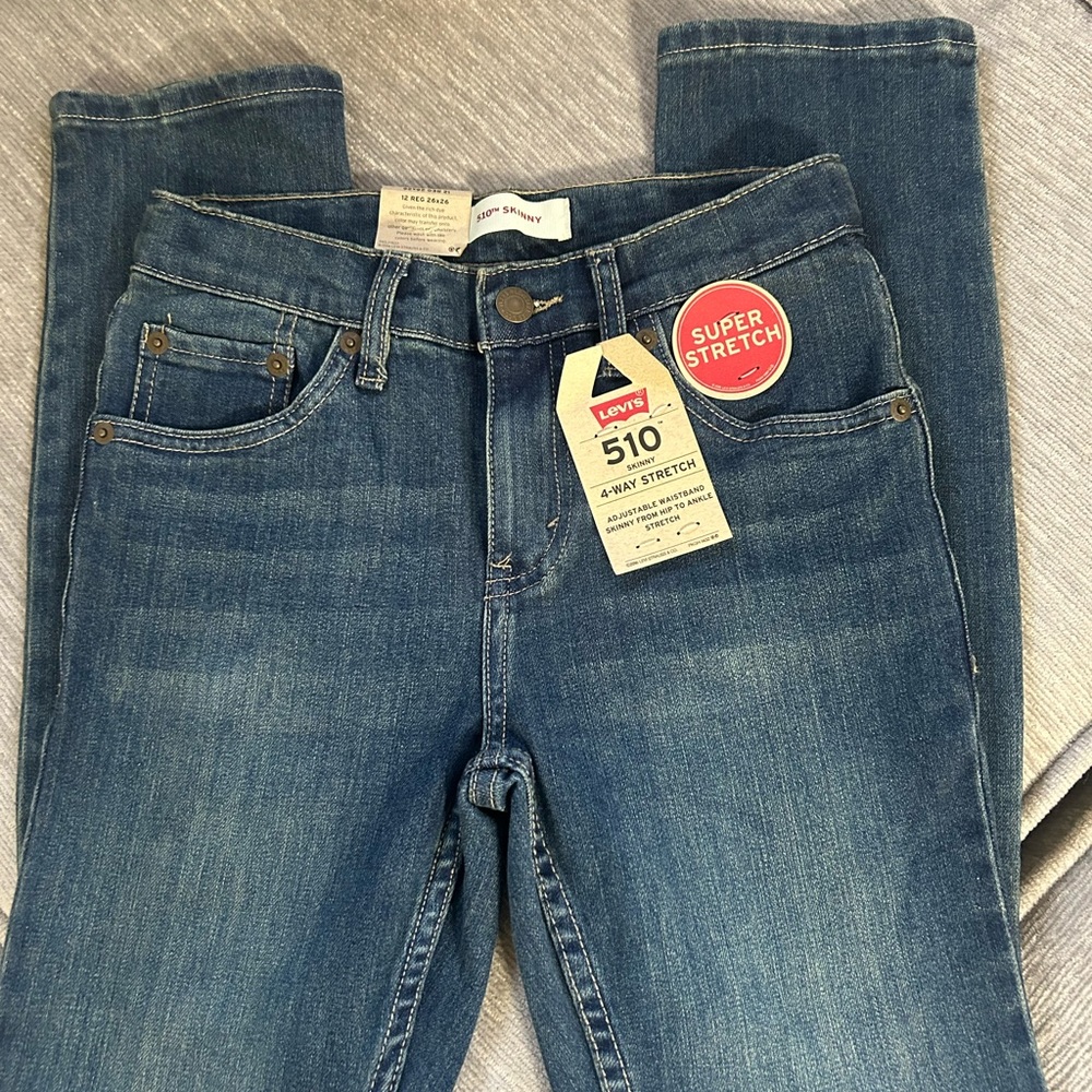 LEVIS BLUE JEANS